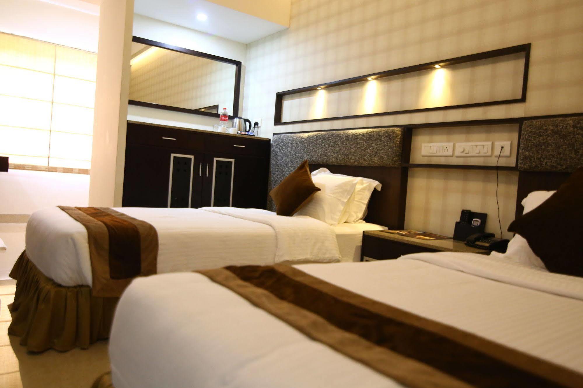 Hotel Southern Residency Kelambākkam Dış mekan fotoğraf